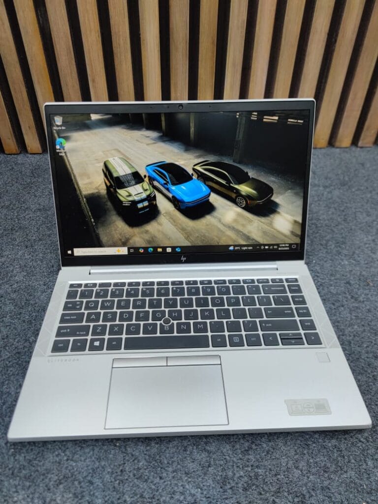 HP EliteBook 840 G8 Front Side
