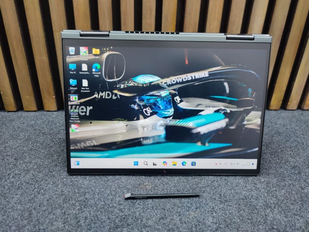 lenovo thinkpad x1 yoga front display view