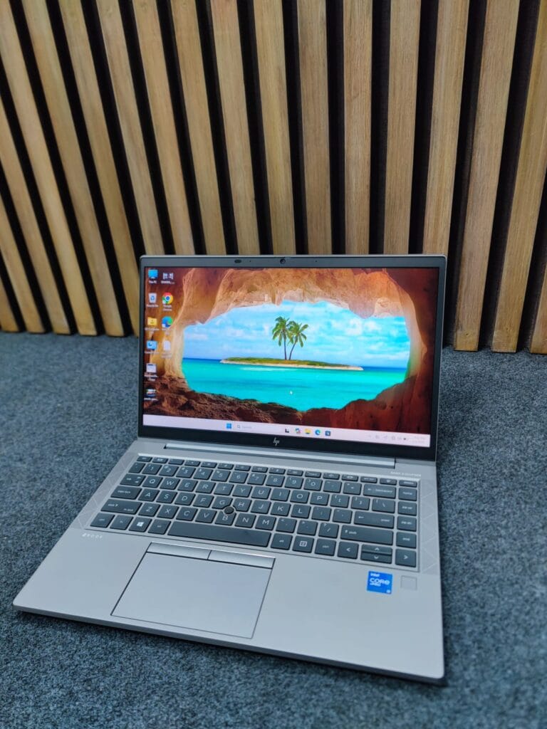 hp zbook firefly 14 g8 front view